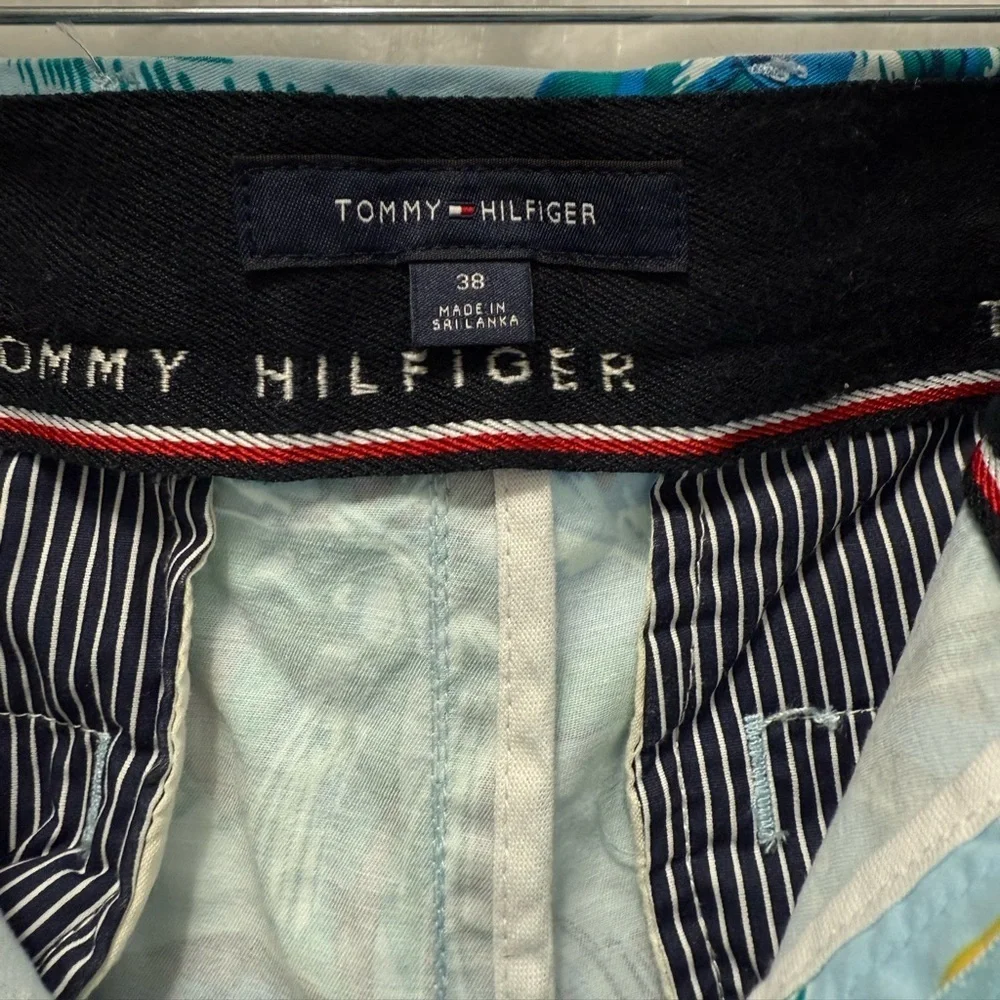Tommy Hilfiger Tropical Print Shorts Men’s Size 38